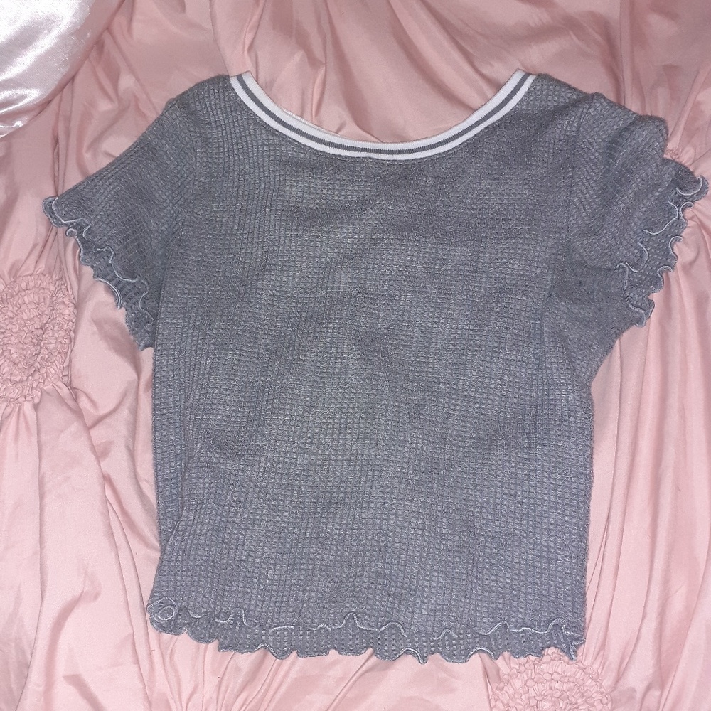Grey crop top:)